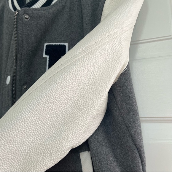 LIKE NEW Levi’s Leather Varsity Bomber Jacket - Picture 4 of 8